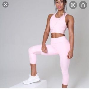 Peaches Sportswear set 😍🍑 (bra+ leggings) 💝